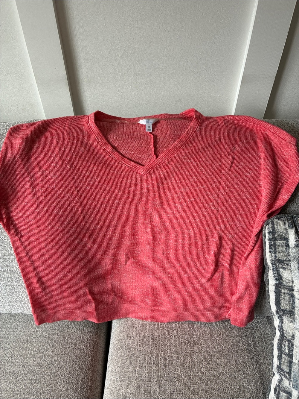 Time and Tru Coral Red V-Neck Pullover Sweater Top used like new